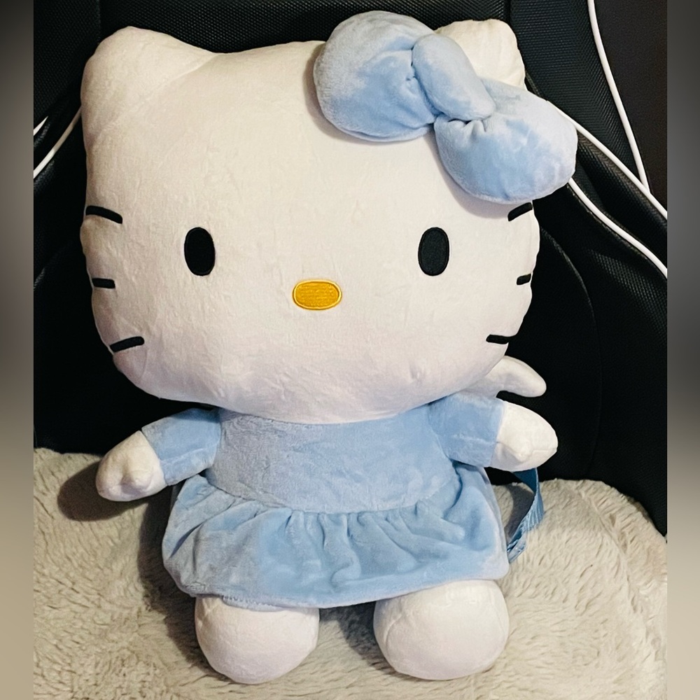 Hello Kitty Blue Angel Plush Backpack - Picture 3 of 5